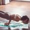 Le caoutchouc naturel a imprimé des femmes des tapis de yoga d'exercice de gymnase de Pilates de qualité de 185 * de 68CM 1.5MM